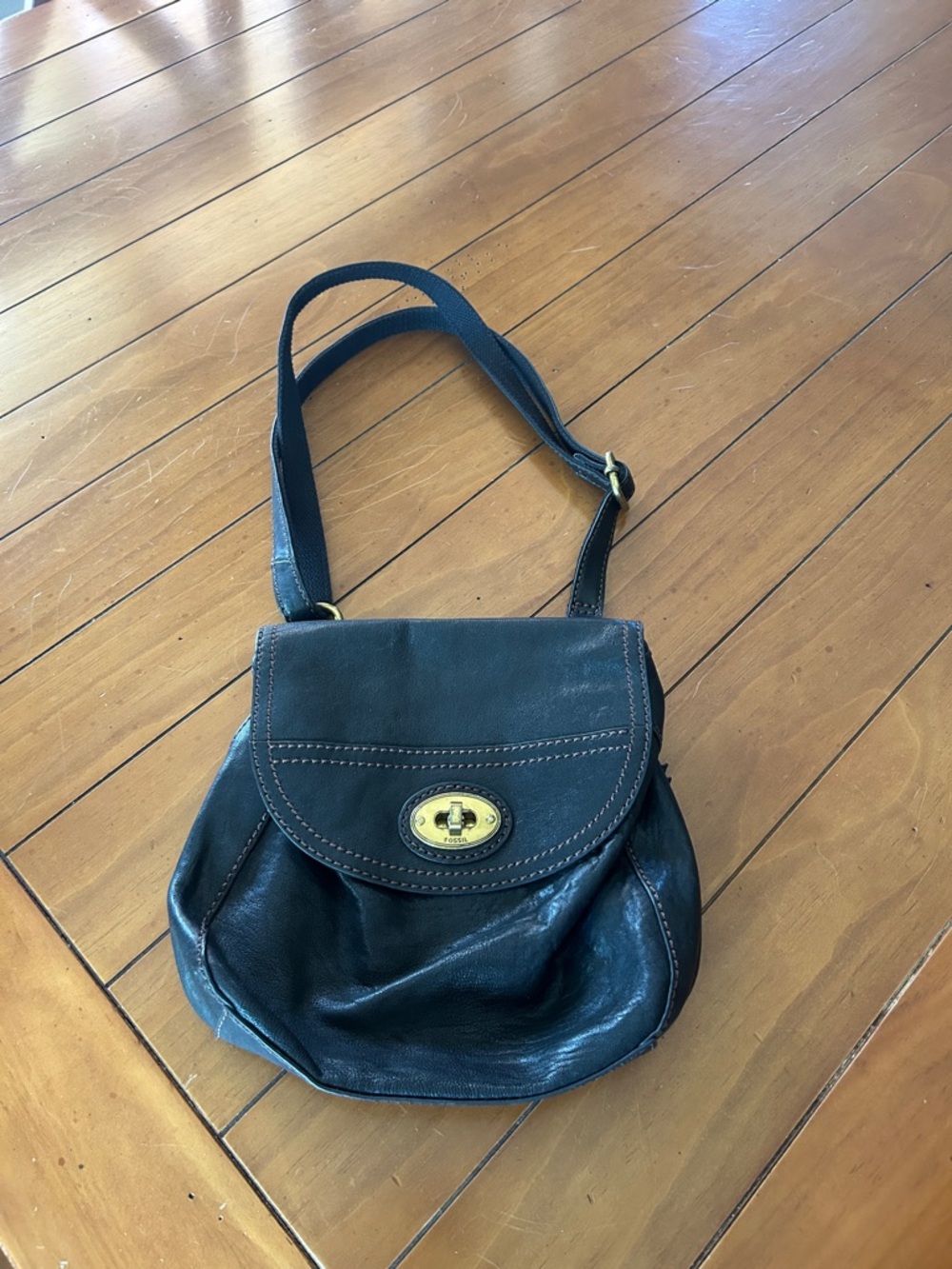 Fossil Black Pebble Leather Crossbody Flap Bag Turn Key